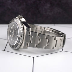 Rolex Sea-Dweller Date 40mm Black Dial Stainless Steel Oyster Watch 116600